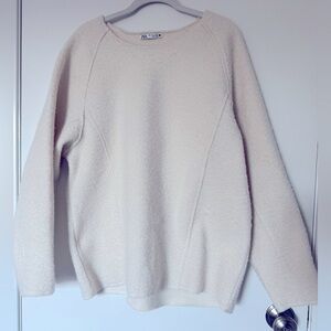 Zara Ecro Oversized White Sweater